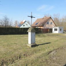 Kříž u cesty k nádraží v Stružnici