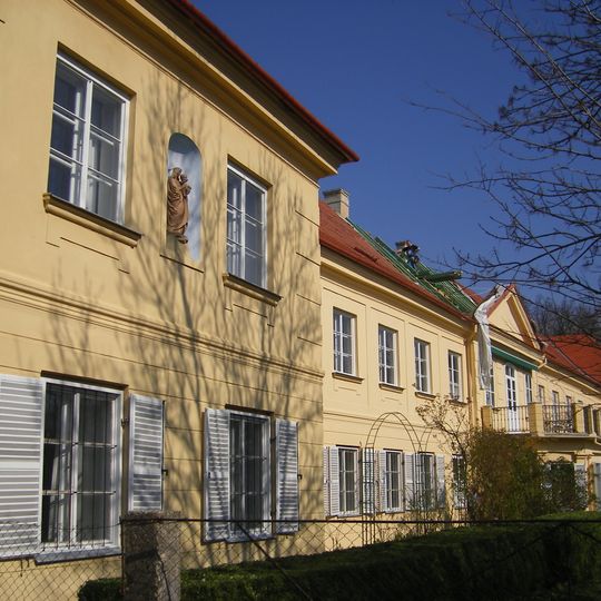 Manor in Číčov