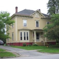 Maple Street-Clarks Avenue Historic District