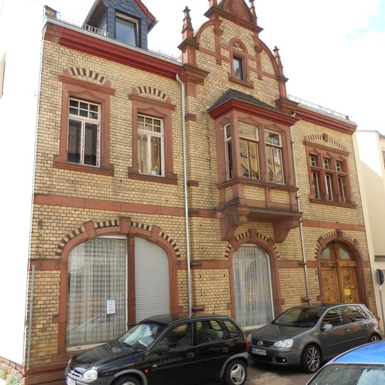 Wohn- und Geschäftshaus