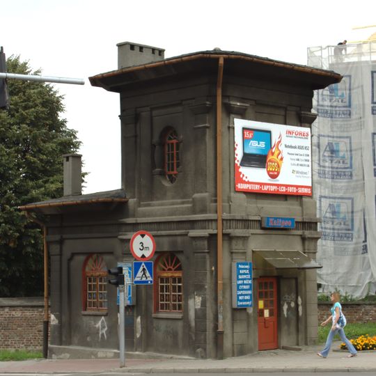 Pl. Konstytucji 3 Maja 7 / 3 Maja 1