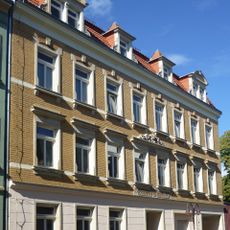 Mietshaus in geschlossener Bebauung Dr.-Wilhelm-Külz-Straße 8