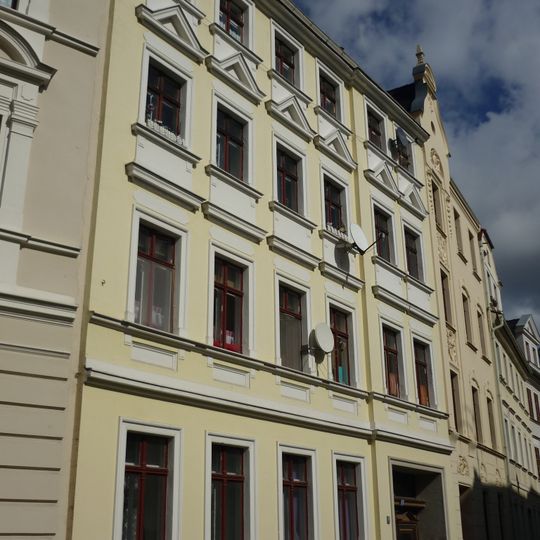 Mietshaus in geschlossener Bebauung Lunitz 15