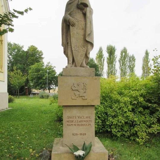 Socha svatého Václava v Topolanech u kaple