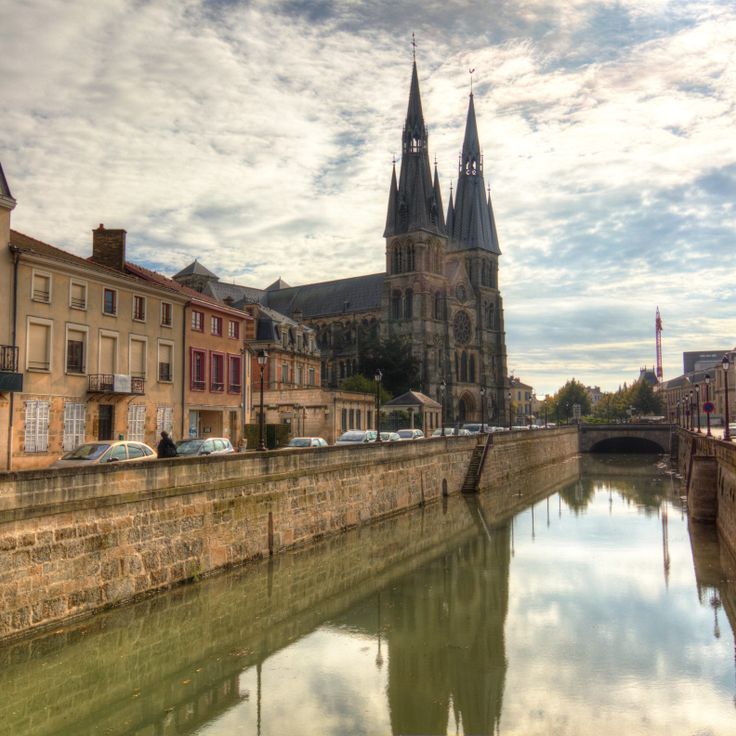 Notre Dame-en-Vaux Basilica