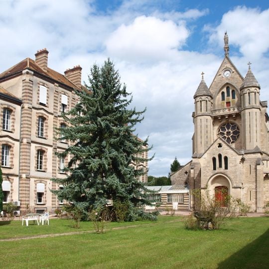 Abbaye Sainte-Colombe de Saint-Denis-lès-Sens