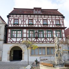 Wohn- und Geschäftshaus