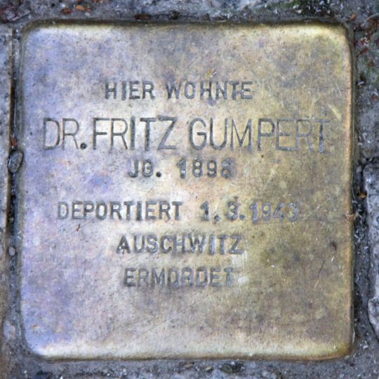 Stolperstein dedicated to Dr. Fritz Gumpert