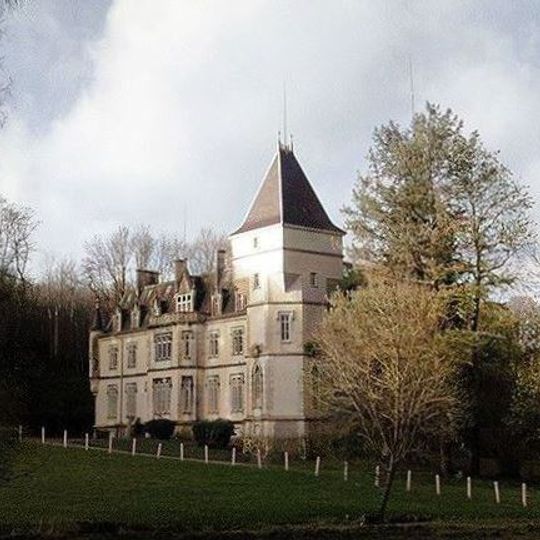 Château de Domecy-sur-le-Vault