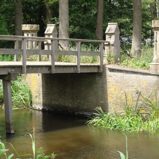 Heeswijk: brug tussen kasteel en Zuid-Willemsvaart