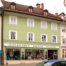 Wohn- und Geschäftshaus