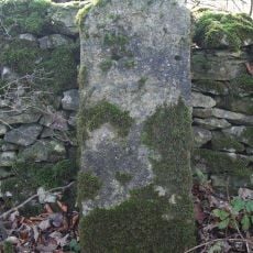 Milestone, quarry, W of Farmcote Wood Farm