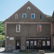 4 Wolności Square in Bardo