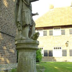 Sint-Michaëlkerk: Beeld van H. Michaël