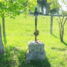 Kříž u silnice jihozápadně od Horního Maxova