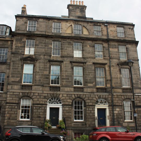 Edinburgh, 1, 3-3a London Street