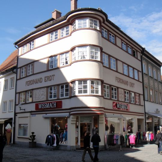 Wohn- und Geschäftshaus