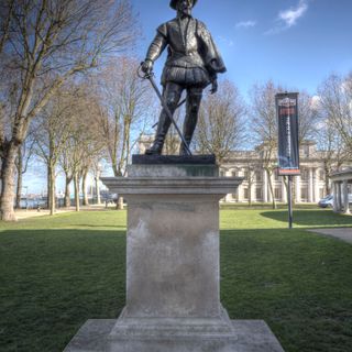 Statue of Walter Raleigh