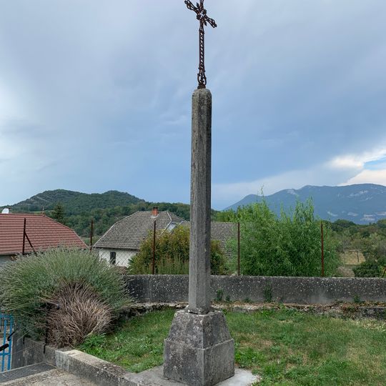 Cemetery cross of Chatonod
