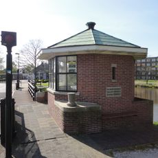 Monument bij de Blauwpoortsbrug