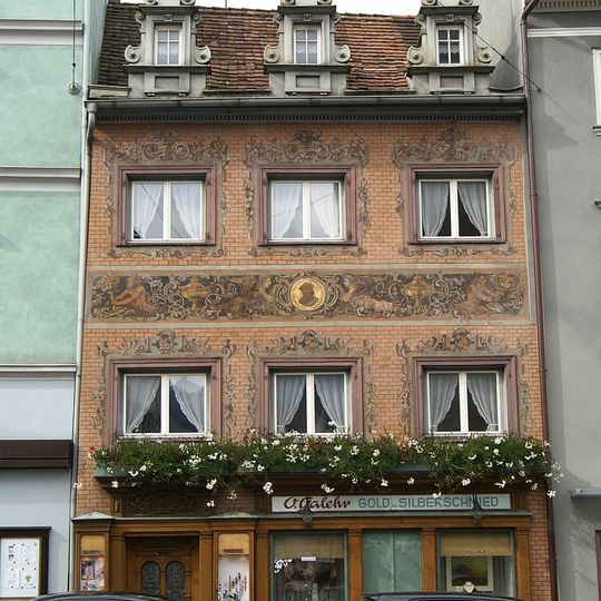 Wohn- und Geschäftshaus