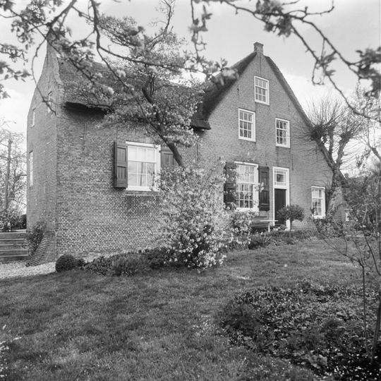 Peursumseweg 99, Giessenburg