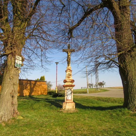 Kříž v Budětsku u hlavní silnice