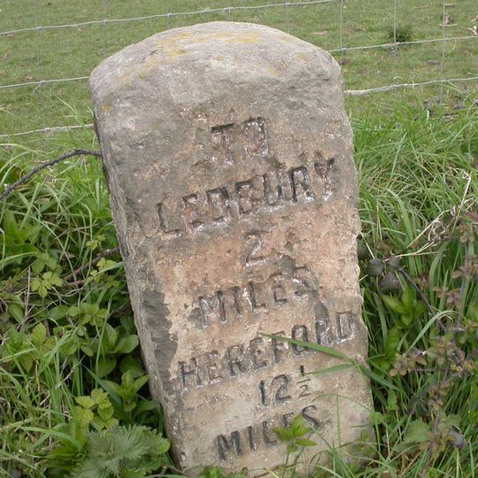 Milestone At National Grid Reference So 6892 3925