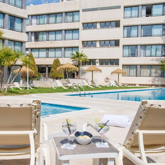 Atenea Park Suites & Apartments