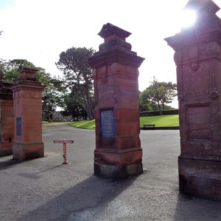 Kirkcaldy, Beveridge Park, South-east Gate