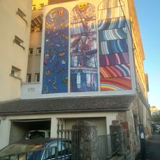 En 2021 l'oeuvre des artistes Marie-Claude Cavagnac et Sonia Privat (depuis 1996) a été remplacé par une oeuvre de Bault