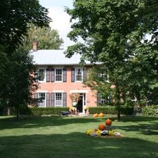 Anson Davis House and Springhouse