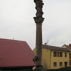 Sloup se sochou Panny Marie Immaculaty