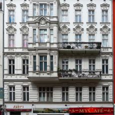 Mietshaus , Laden Nürnberger Straße 17