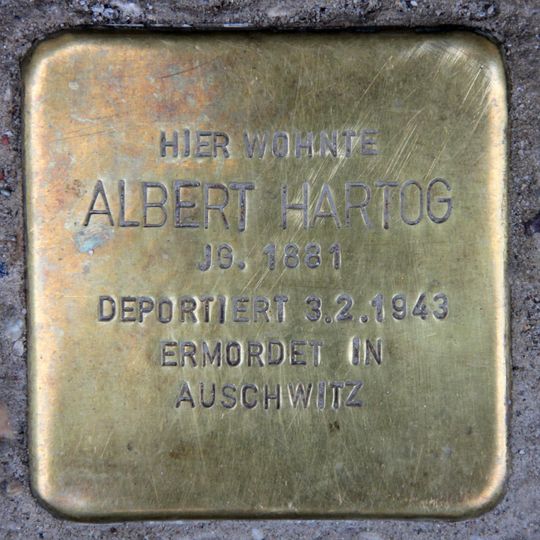 Stolperstein en memoria de Albert Hartog