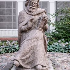 Памятник Вальтеру фон дер Фогельвейде (1170-1230), поэту-мениензингеру (Калининград)