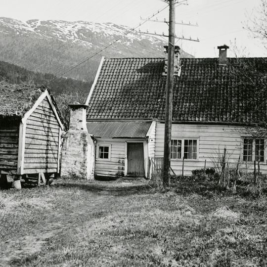 Lindhuset, frk. Linds hus, Hegrenes