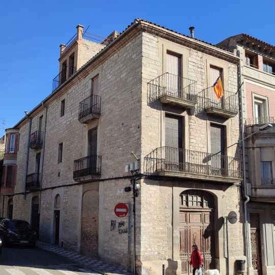 House in carrer Victòria, 14-16