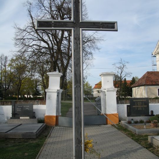 Hřbitovní kříž v Litohoři