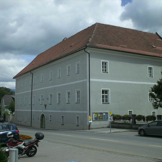 Pfarrhof und Ummauerung