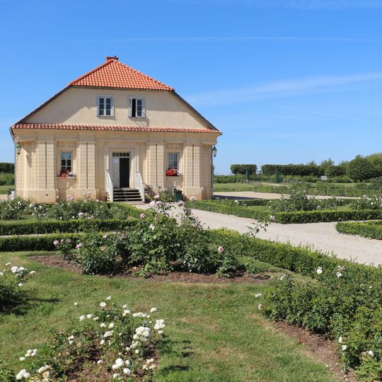 Rundāle gardener's house