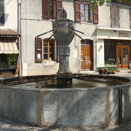 Fontaine de la Place de la Halle