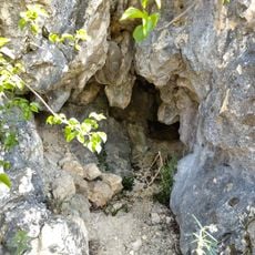 Csúcs-hegyi Egyenes Cave