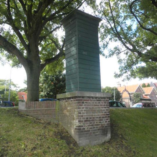 Pomp gelegen tussen de zuiderhaven en het snouck van loosenpark