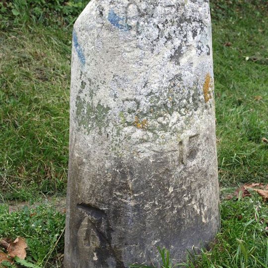 Milestone, Banbury Road; by No.118 & 120