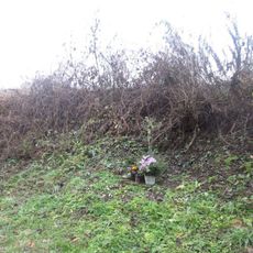 Kříž u vlakové zastávky Dolní Kamenice