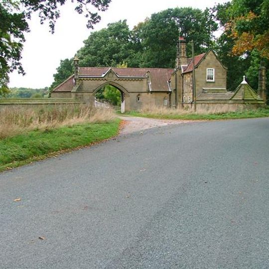 Lodge And Gateway With Srceen Walls To North East Of Rounton Grange