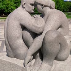 Nr. 22: Mann og kvinne sitter med pannene mot hverandre