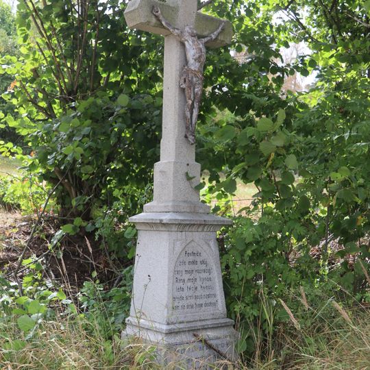 Kříž u silnice západně od Hroznatína