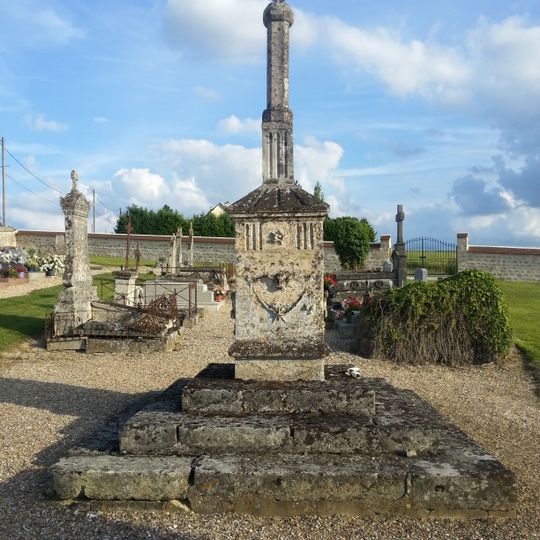 Croix de cimetière de Longuesse